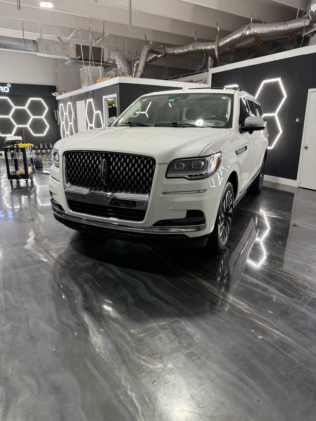 Lincoln Navigator - White protected at Elite Premium Detailing